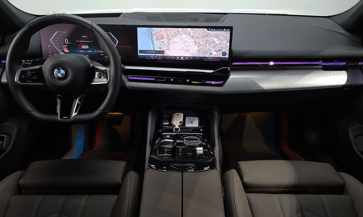BMW 5-Series 2024