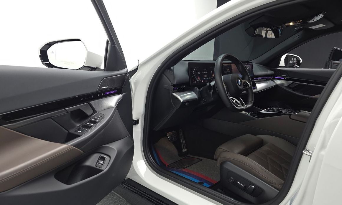 BMW 5-Series 2024