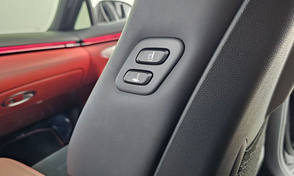 Genesis GV70 2025
