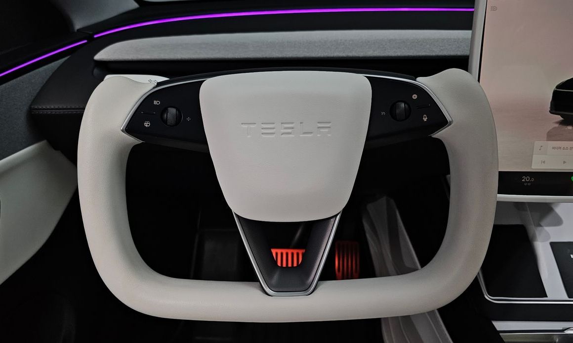 Tesla Model Y 2025