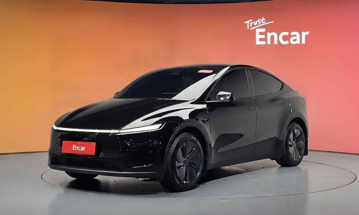 Tesla Model Y 2025