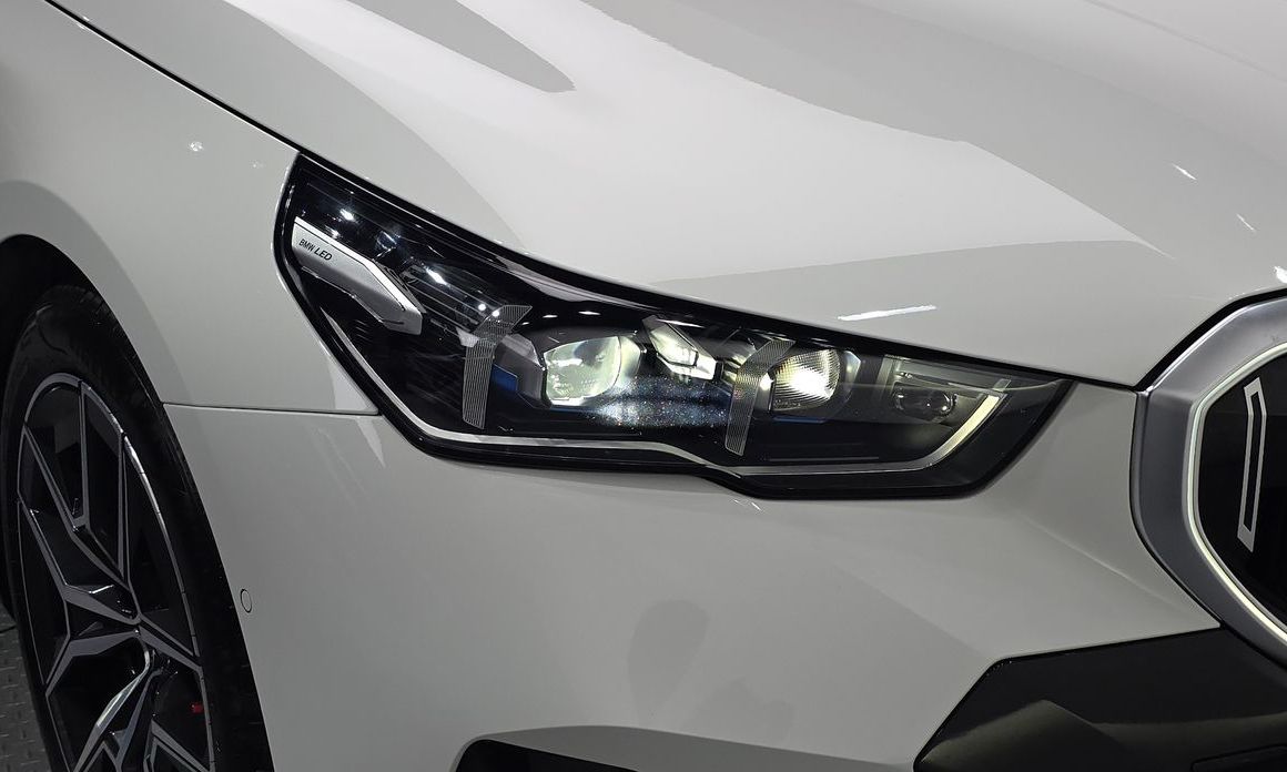 BMW 5-Series 2024