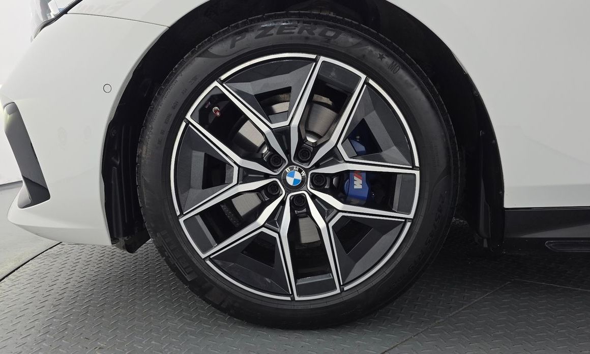 BMW 5-Series 2024