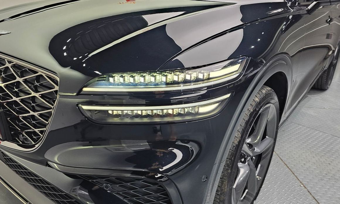 Genesis GV70 2025