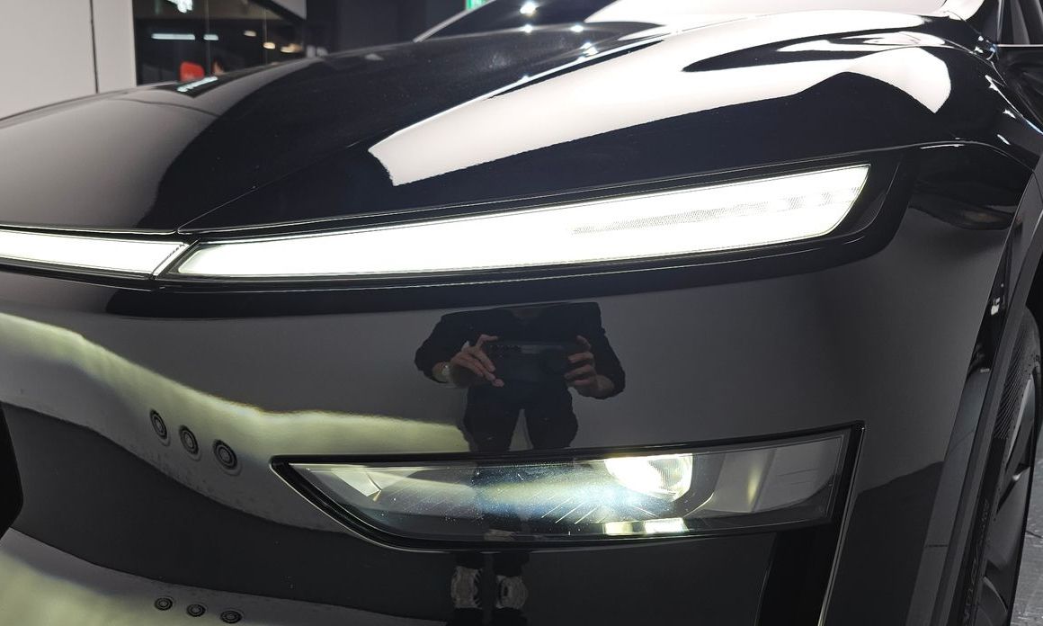 Tesla Model Y 2025