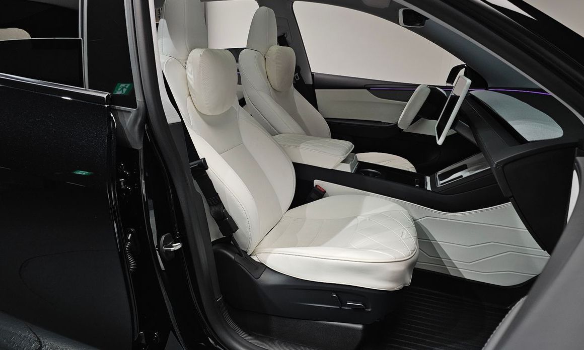 Tesla Model Y 2025