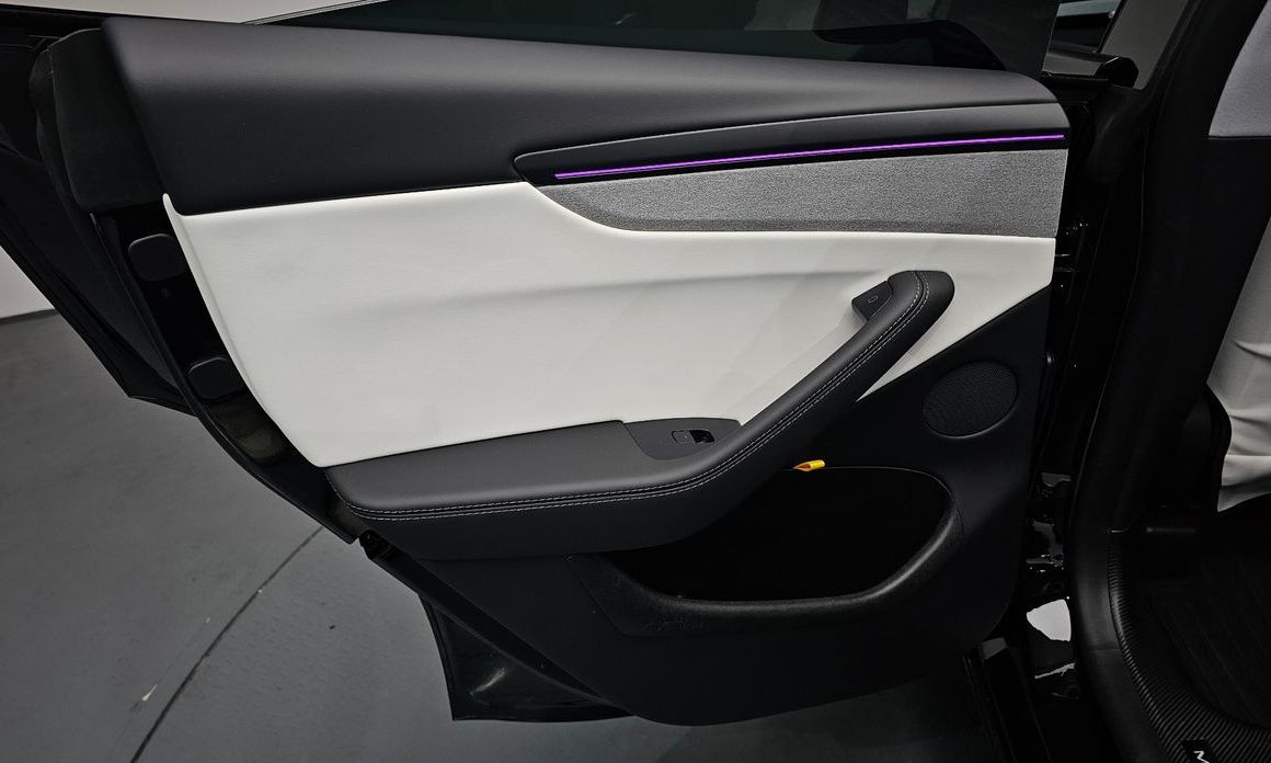 Tesla Model Y 2025
