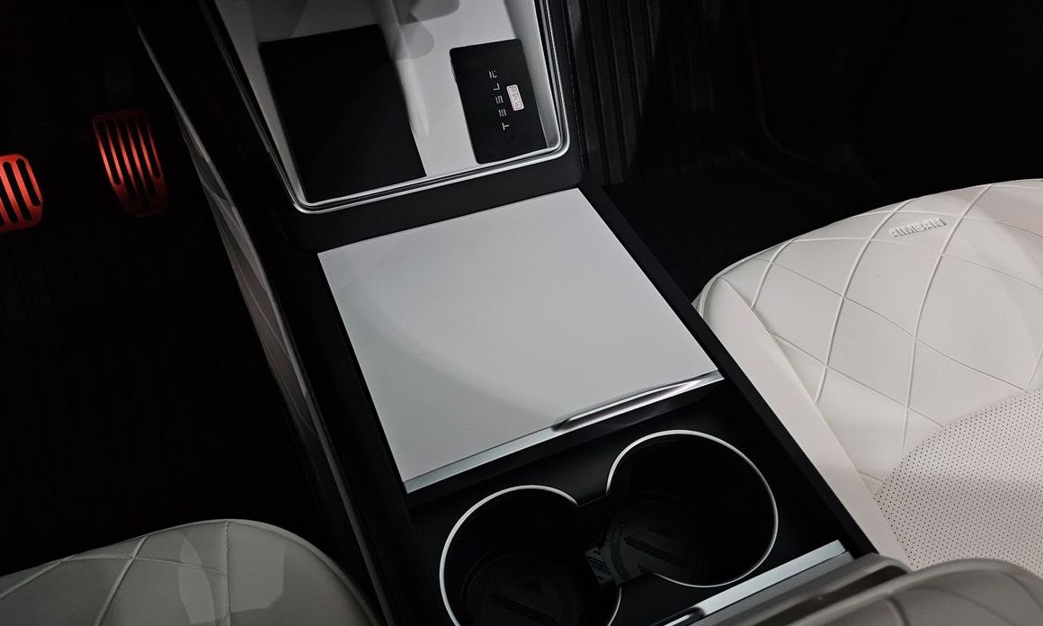 Tesla Model Y 2025