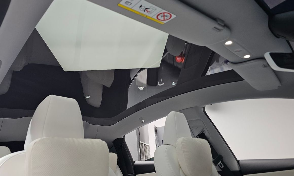 Tesla Model Y 2025