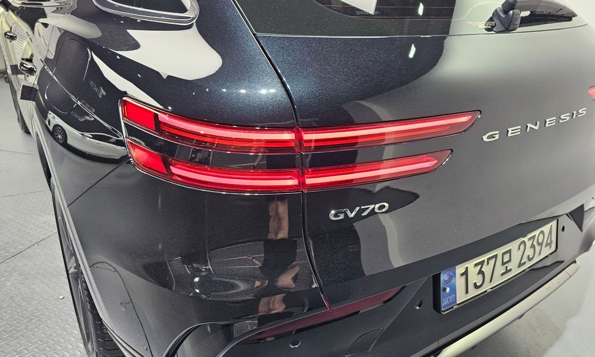 Genesis GV70 2025
