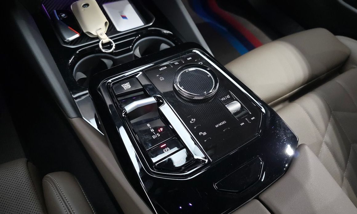 BMW 5-Series 2024