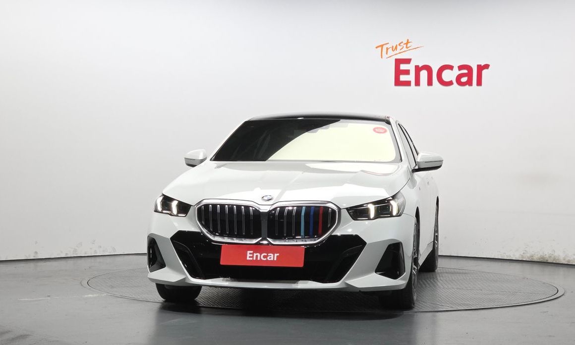 BMW 5-Series 2024