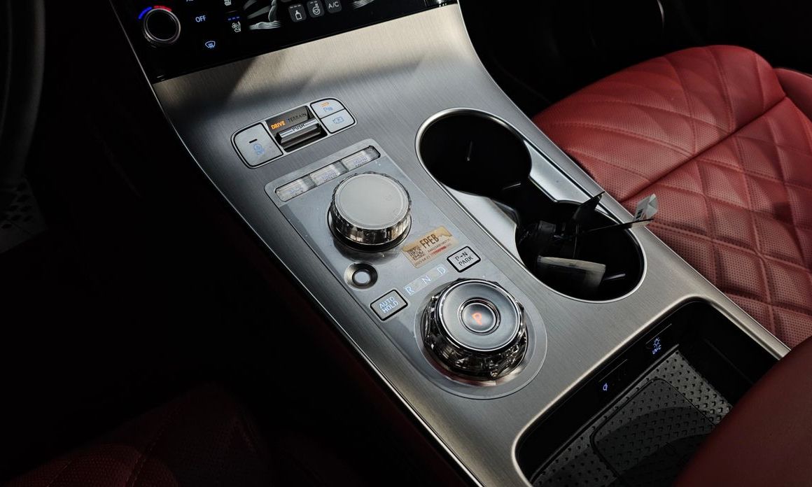 Genesis GV70 2025