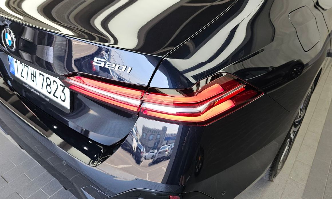 BMW 5-Series 2024