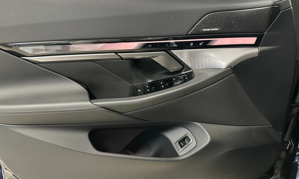 BMW 5-Series 2025