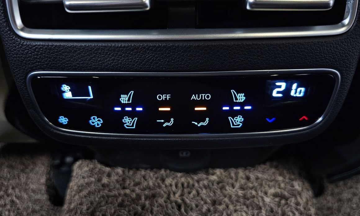Genesis GV70 2025