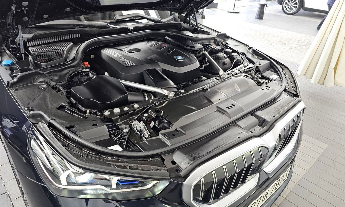 BMW 5-Series 2024