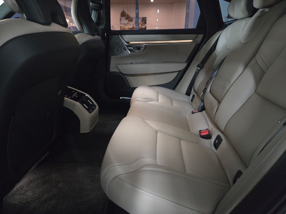 Volvo S90 2026