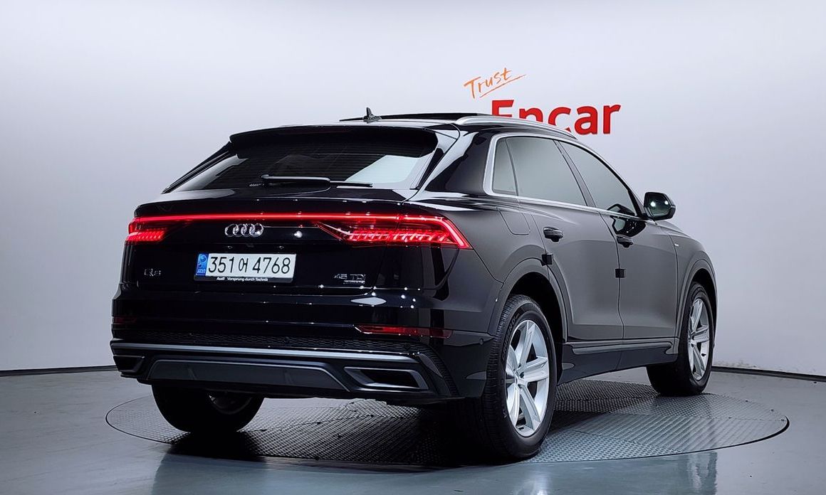 Audi Q8 2021
