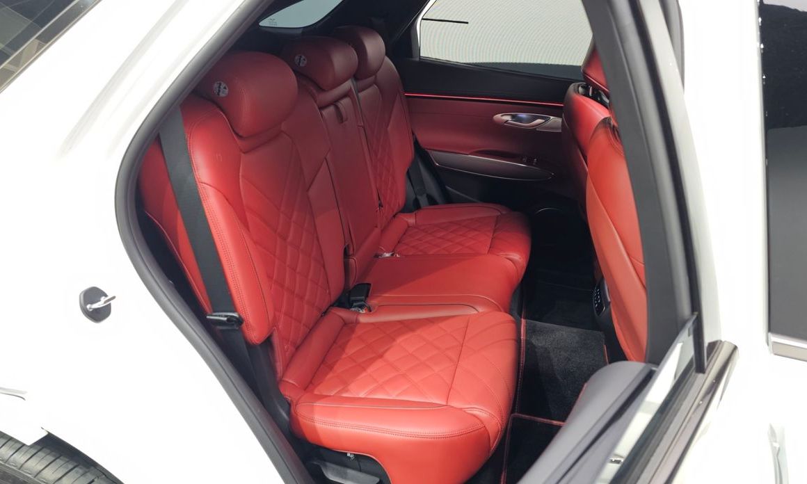 Genesis GV70 2025