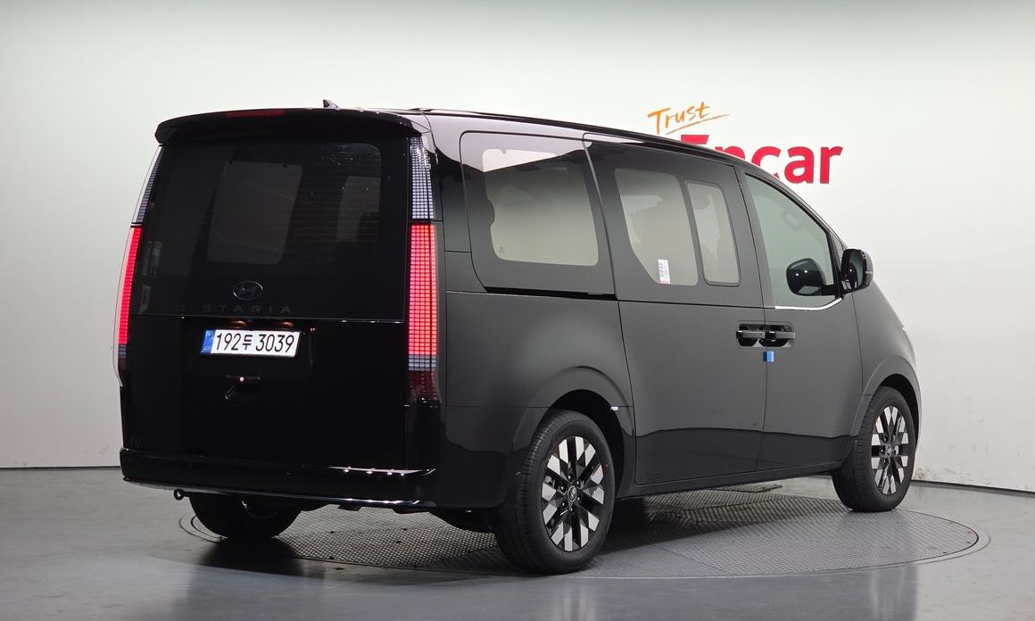 Hyundai Staria 2025