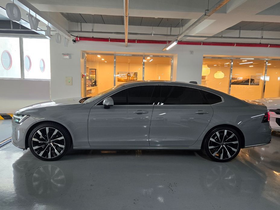 Volvo S90 2026