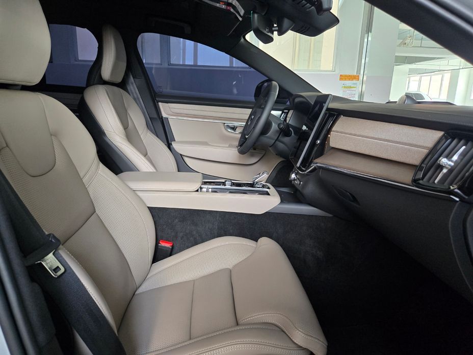 Volvo S90 2026