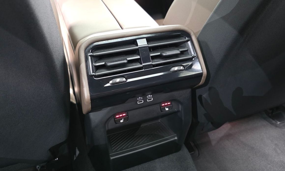 BMW 5-Series 2024