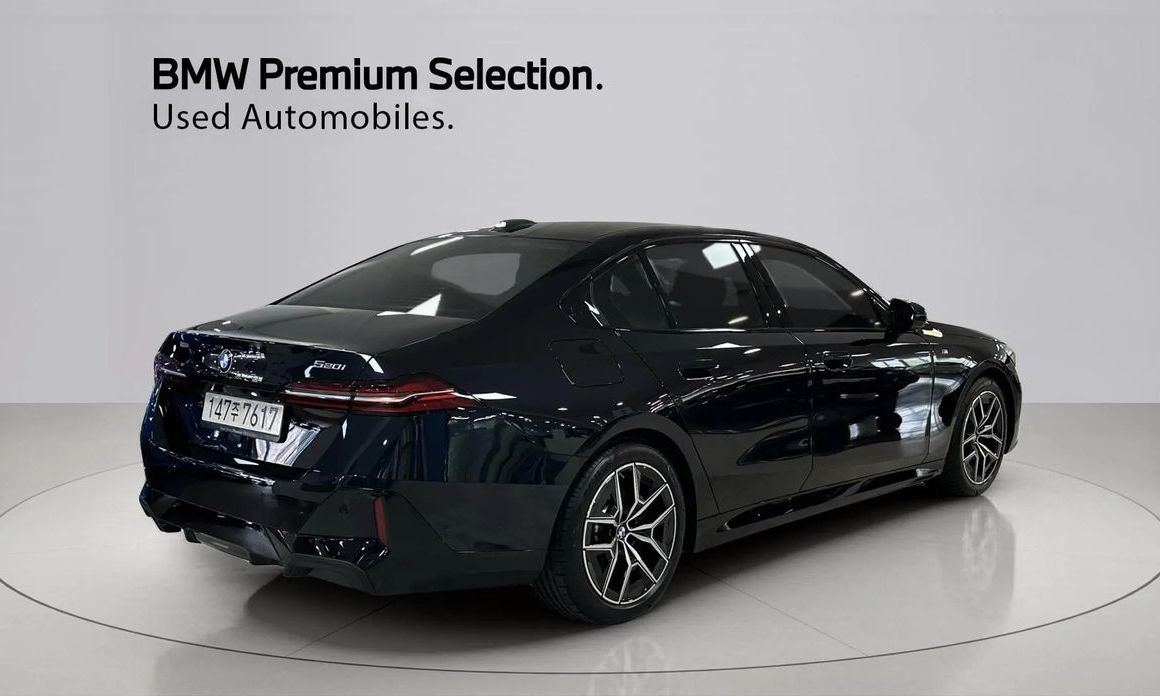 BMW 5-Series 2025