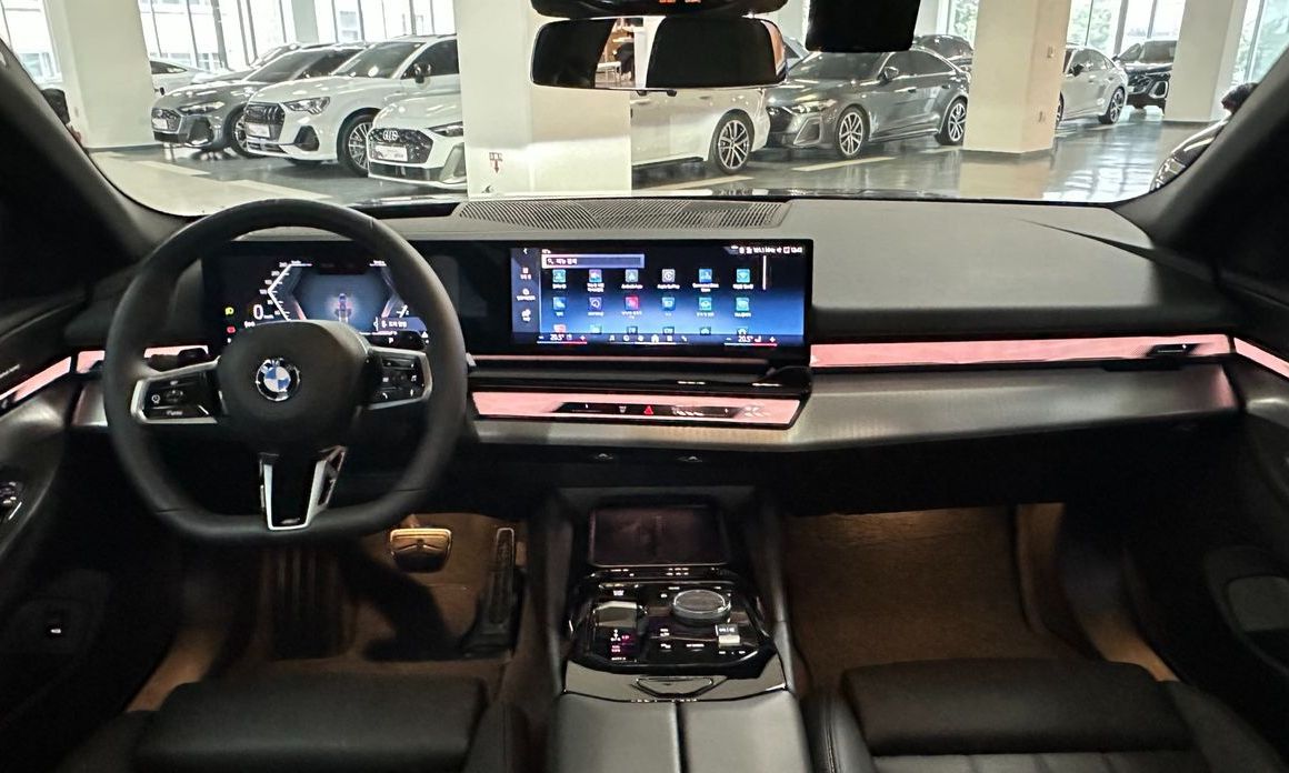 BMW 5-Series 2025