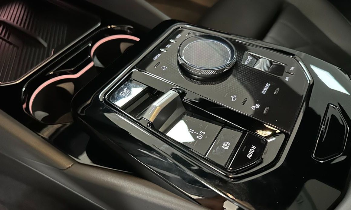 BMW 5-Series 2025