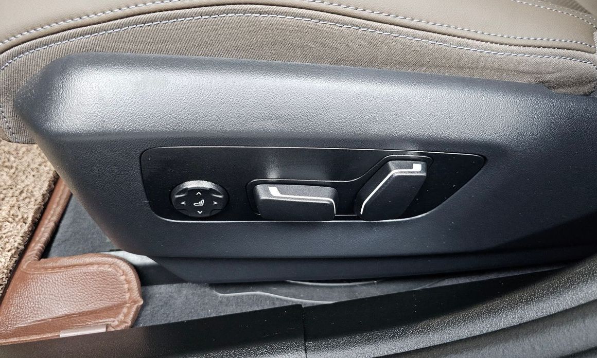 BMW 5-Series 2024