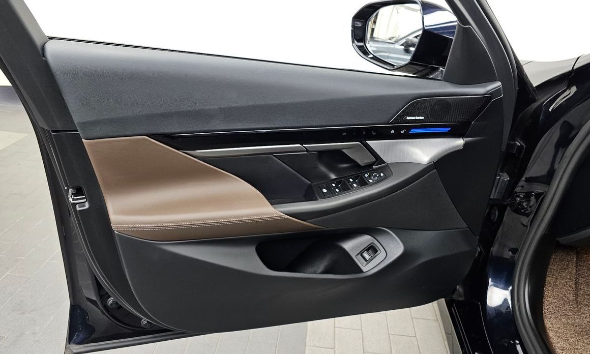 BMW 5-Series 2024