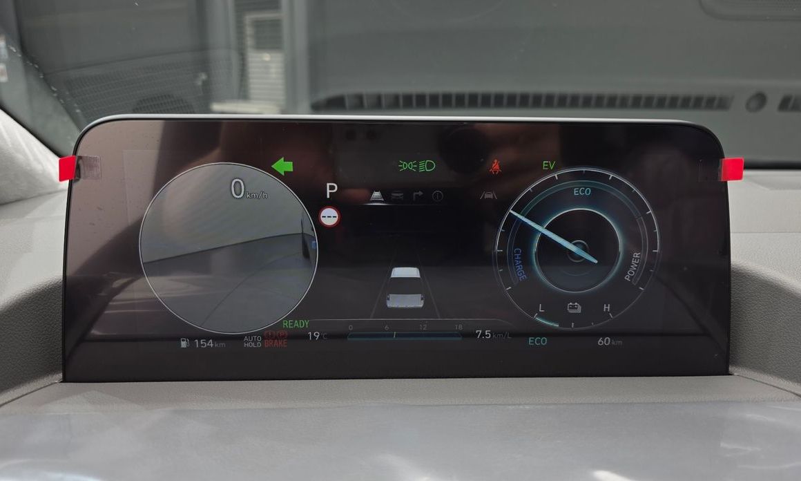 Hyundai Staria 2025