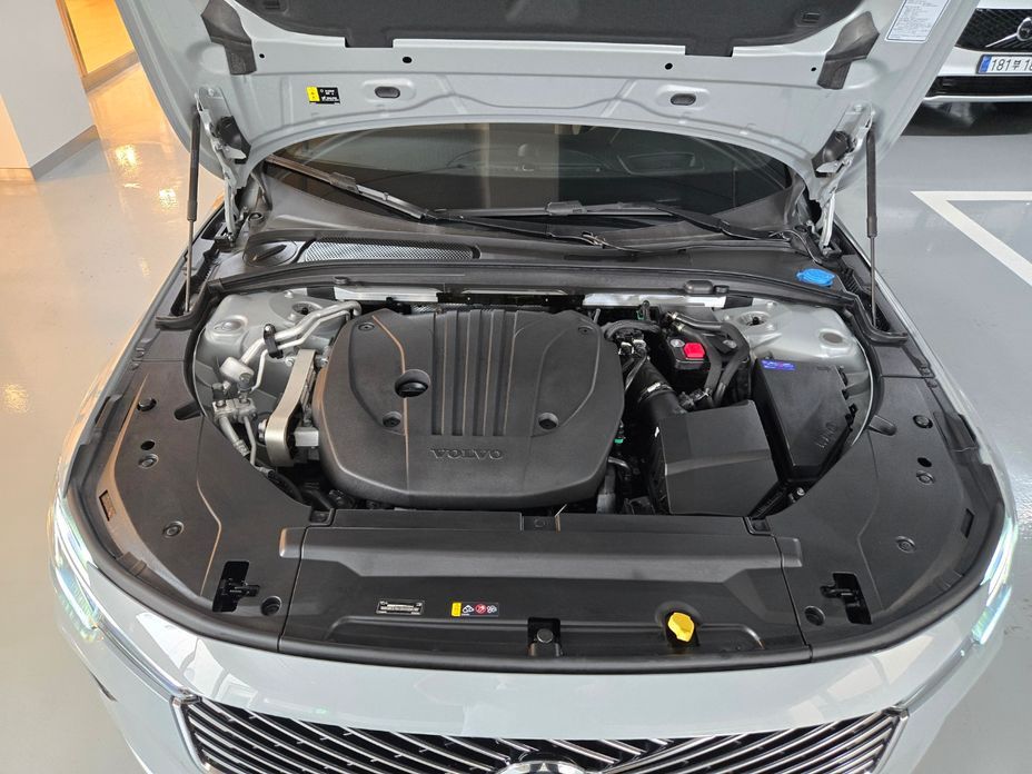 Volvo S90 2026
