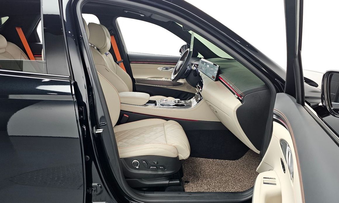 Genesis GV70 2025