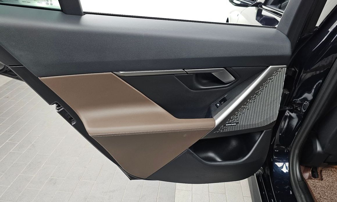 BMW 5-Series 2024