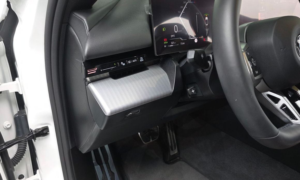BMW 5-Series 2024