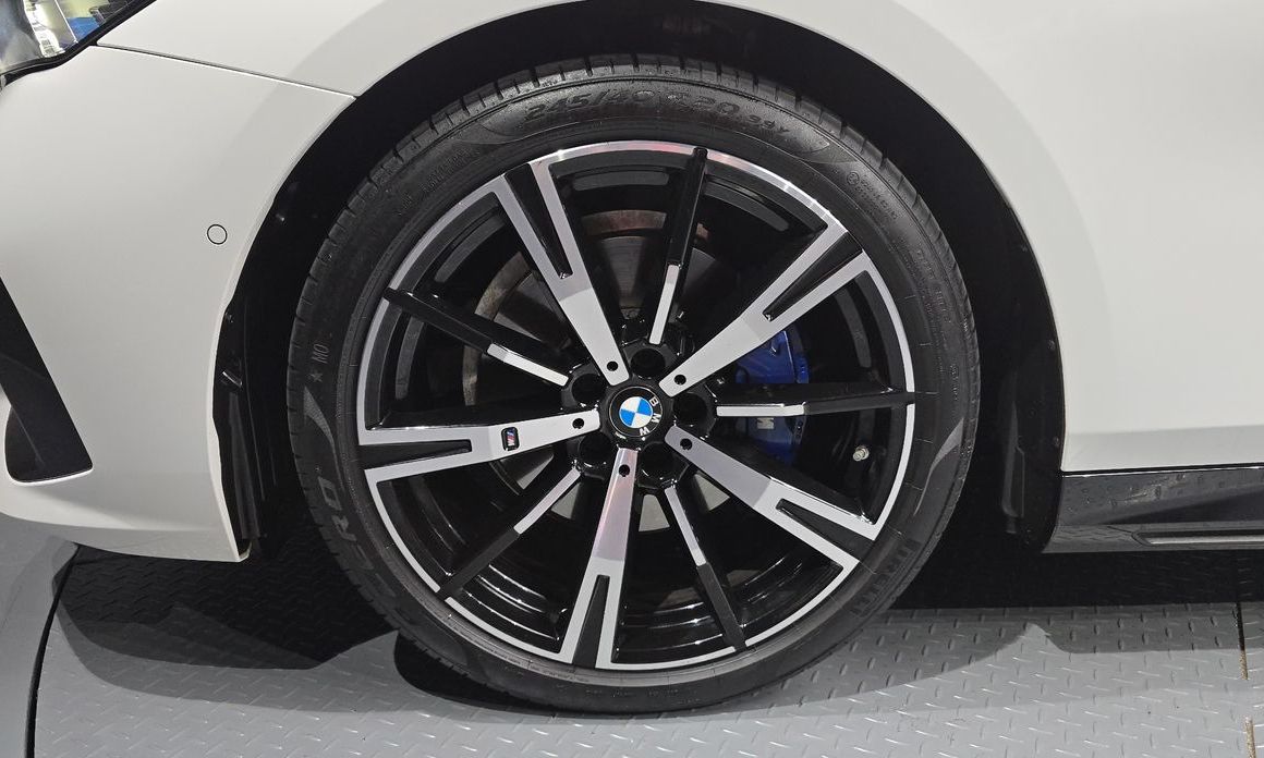 BMW 5-Series 2024