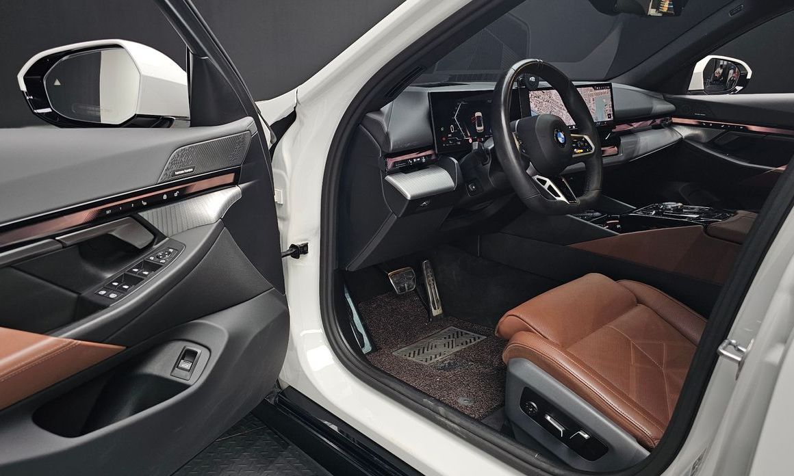 BMW 5-Series 2024