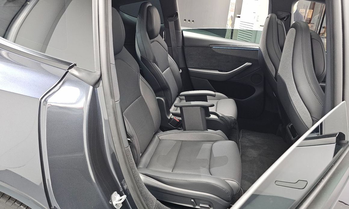 Tesla Model Y 2026