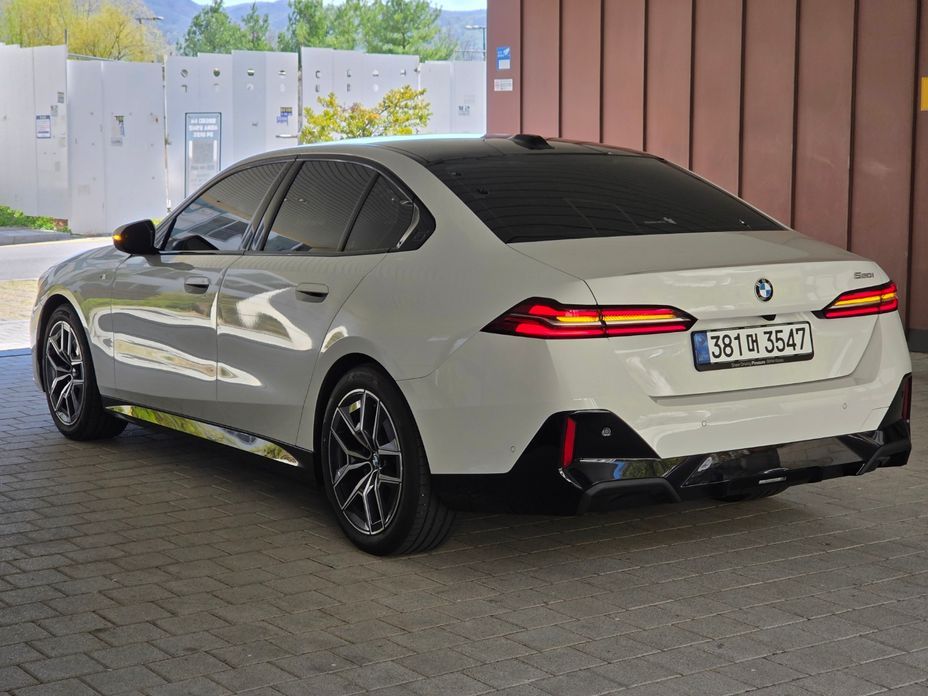 BMW 5-Series 2025