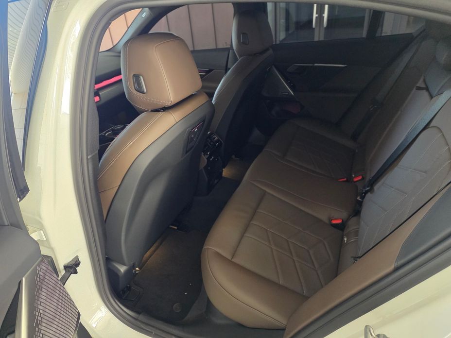 BMW 5-Series 2025
