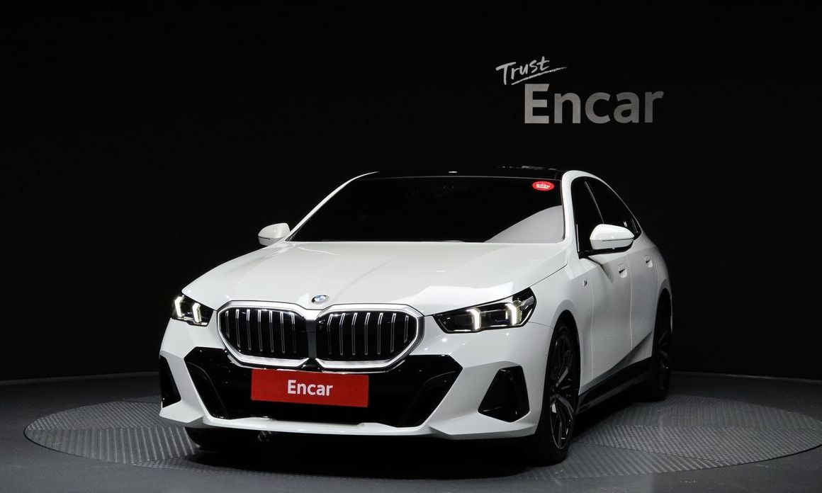 BMW 5-Series 2024