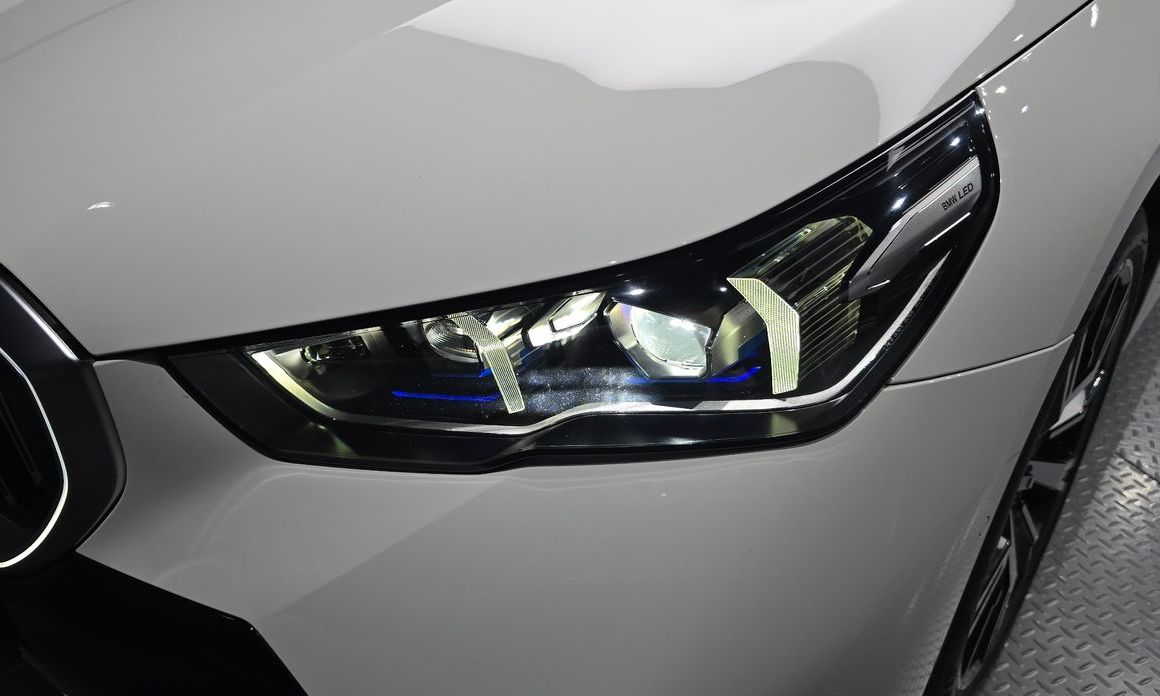 BMW 5-Series 2024