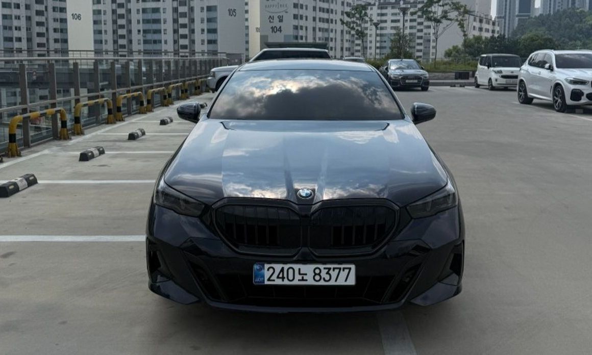 BMW 5-Series 2025