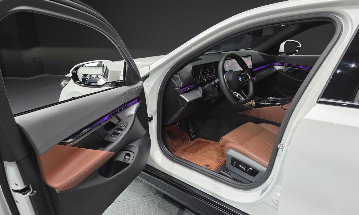 BMW 5-Series 2024