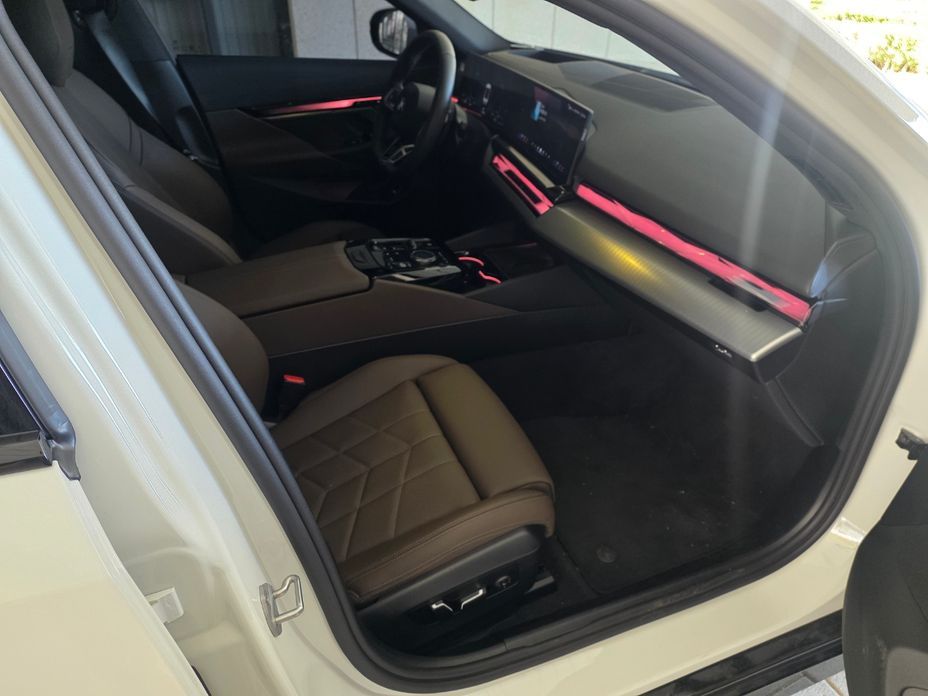 BMW 5-Series 2025