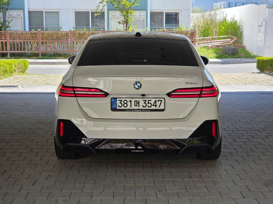 BMW 5-Series 2025
