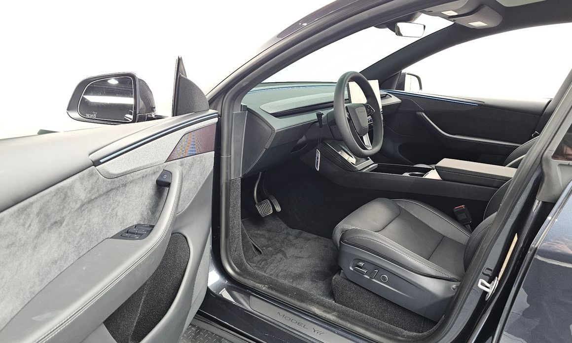 Tesla Model Y 2026
